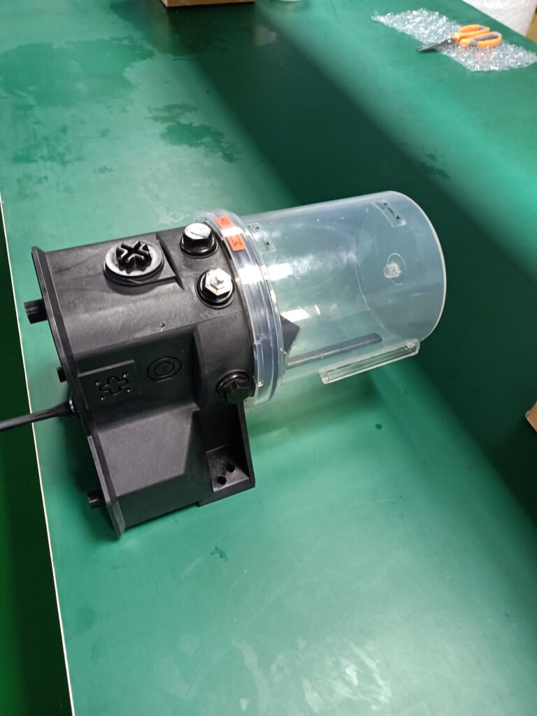 P 203 lubrication pump