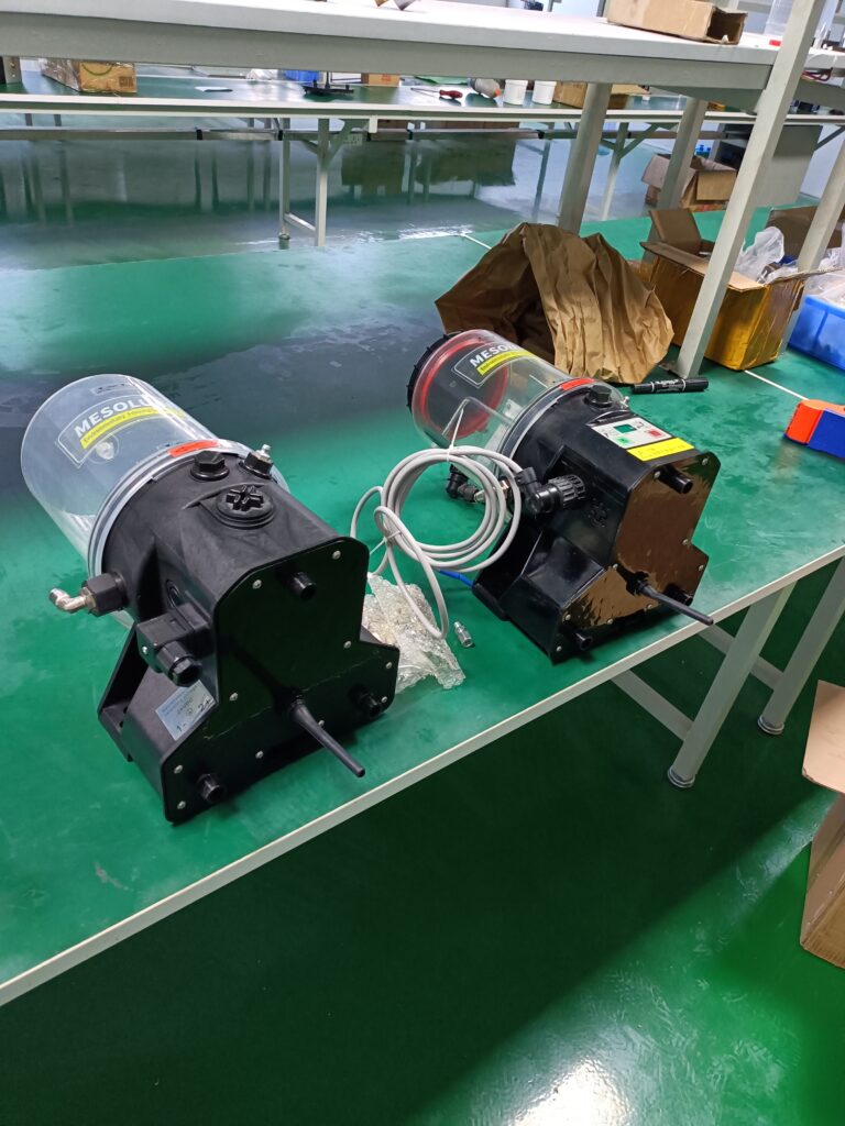 Electrically operated lubrication pump P203
